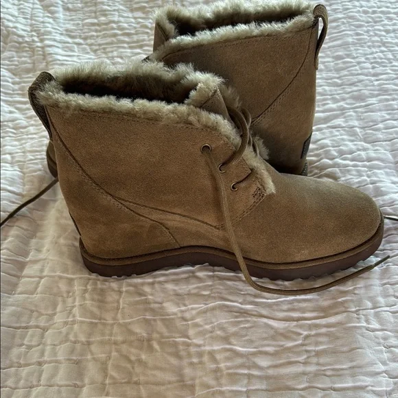 UGG Women's Classic Femme Lace Bootie Chestnut Black Hickory Sz 9 - Picture 5 of 8